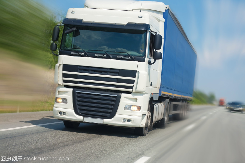 道路上的巨無霸 解析道路貨物運輸中的大拖車